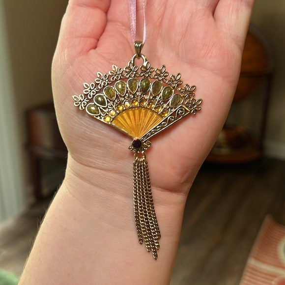 15.5-17.5” Vintage Asian enamel rhinestone oriental folding fan tassel necklace - Picture 4 of 7